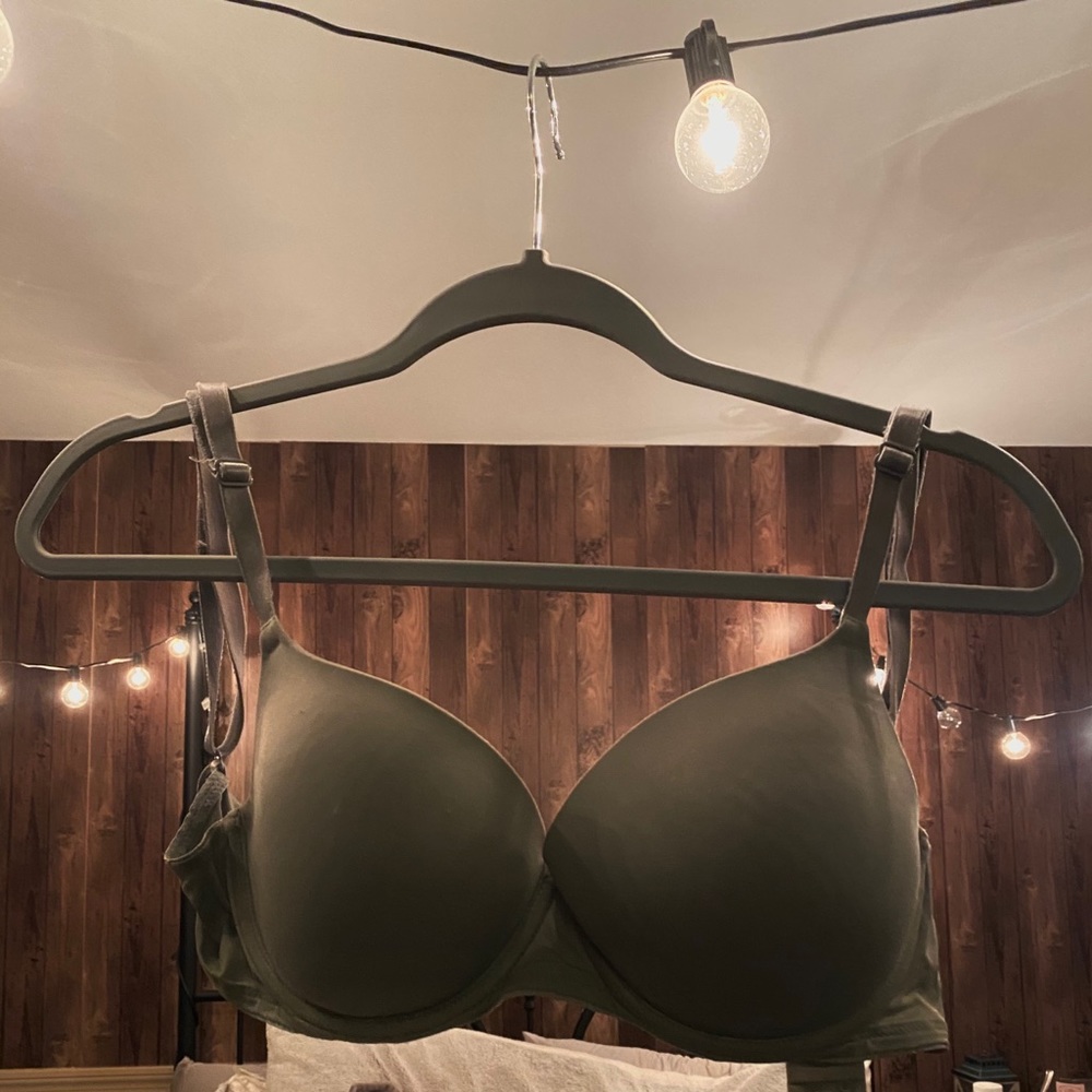 Victoria Secret Pink 34 D Army Green T-Shirt Bra